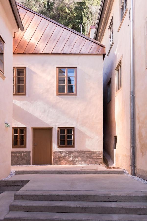 Kai 36 - Hotel Zwischen Fels Und Fluss Graz Exterior foto The house of the poet in Chania
