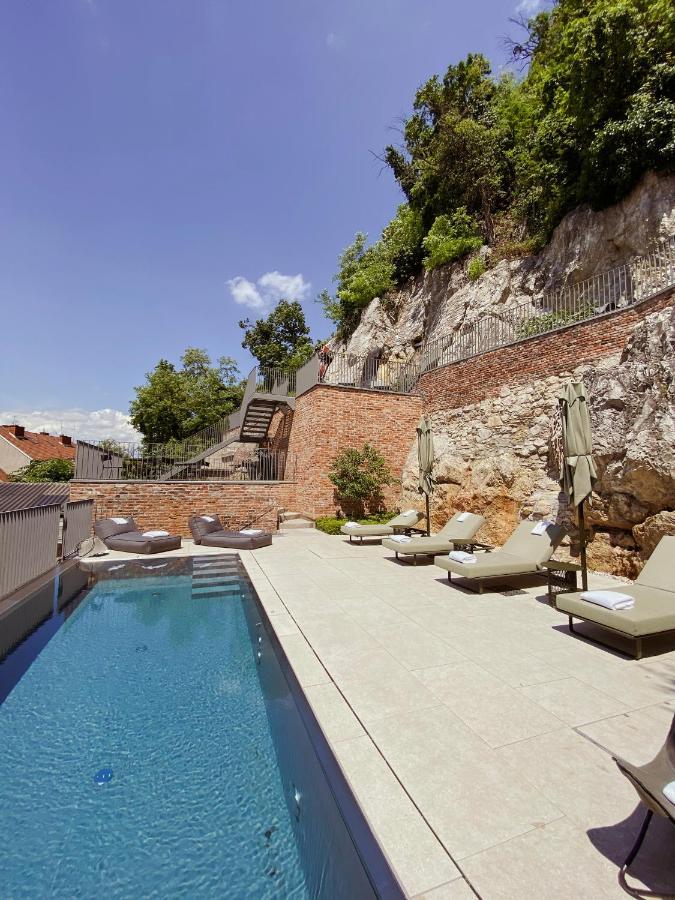 Kai 36 - Hotel Zwischen Fels Und Fluss Graz Exterior foto The swimming pool at the hotel